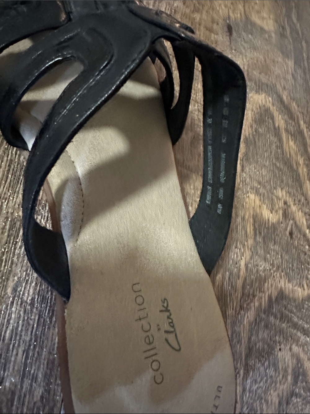 Clarks Women’s Black Leather Cutout Slip-On Mules- US Size 7.5 M - Picture 5 of 8